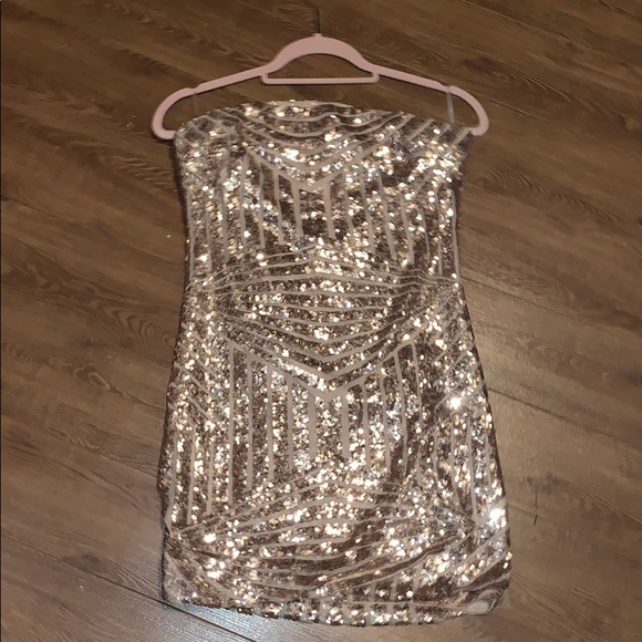 Dress - Picture 1 of 4